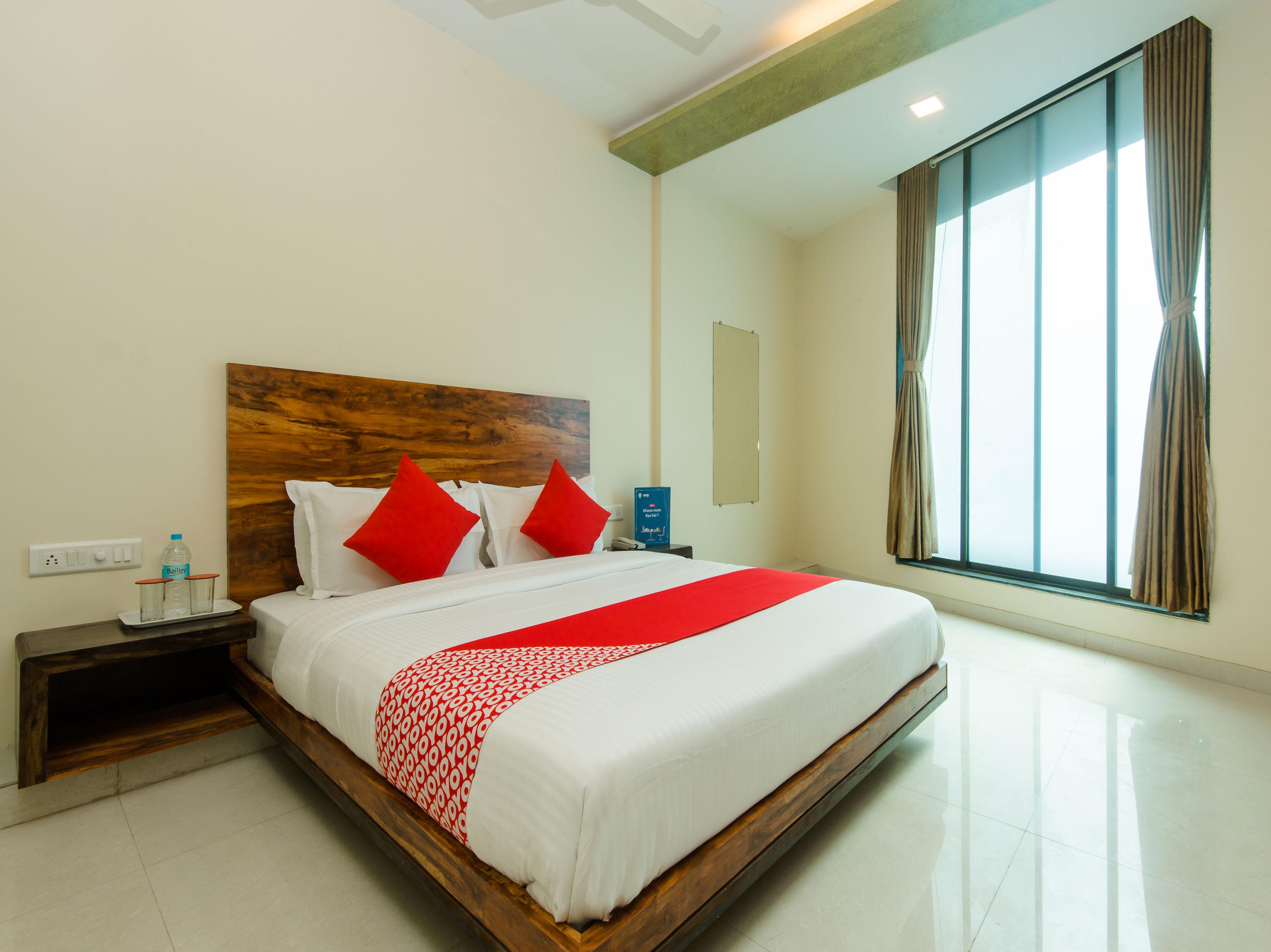 Hotel Sai Comforts Bapane Екстер'єр фото