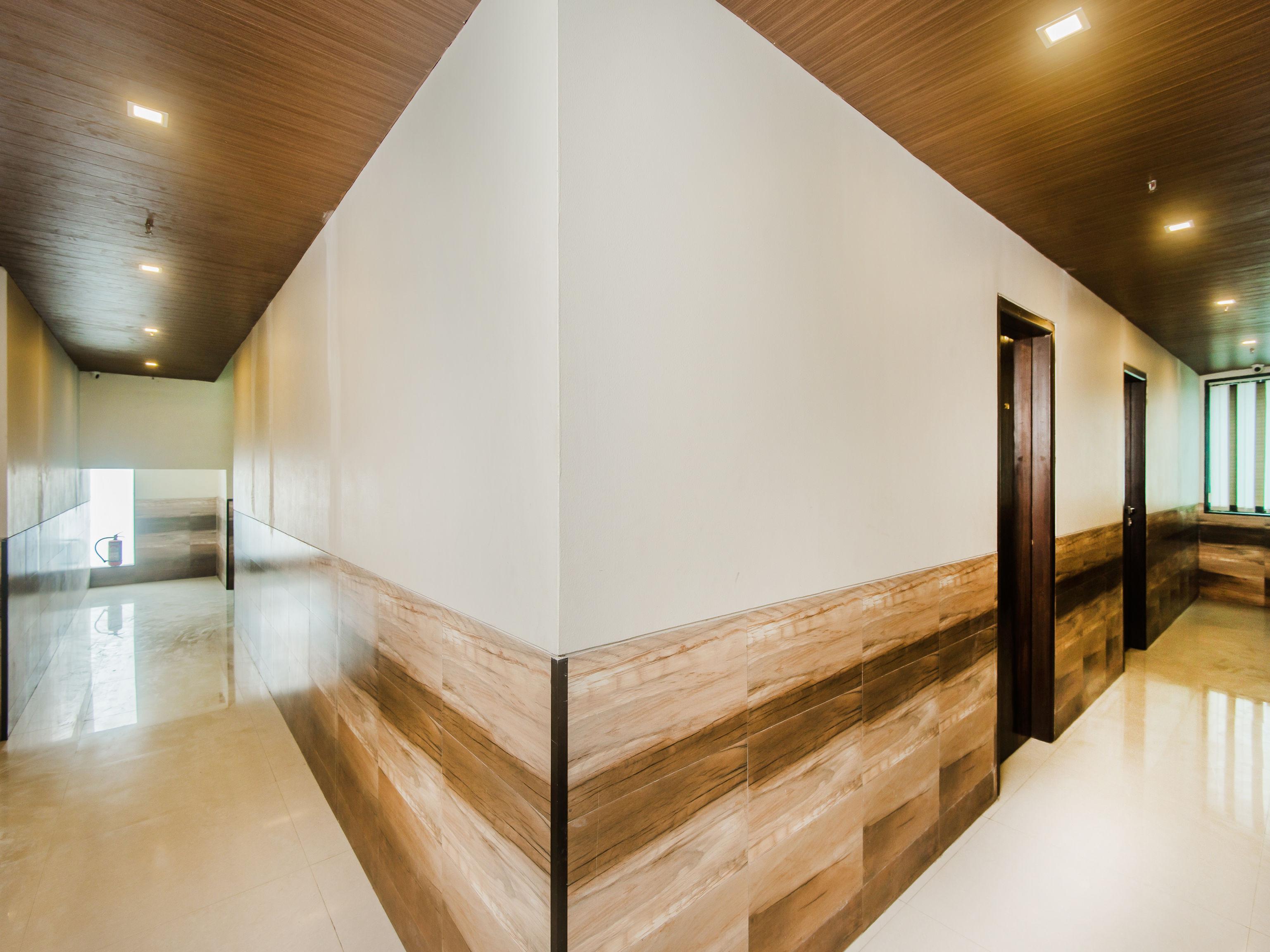 Hotel Sai Comforts Bapane Екстер'єр фото