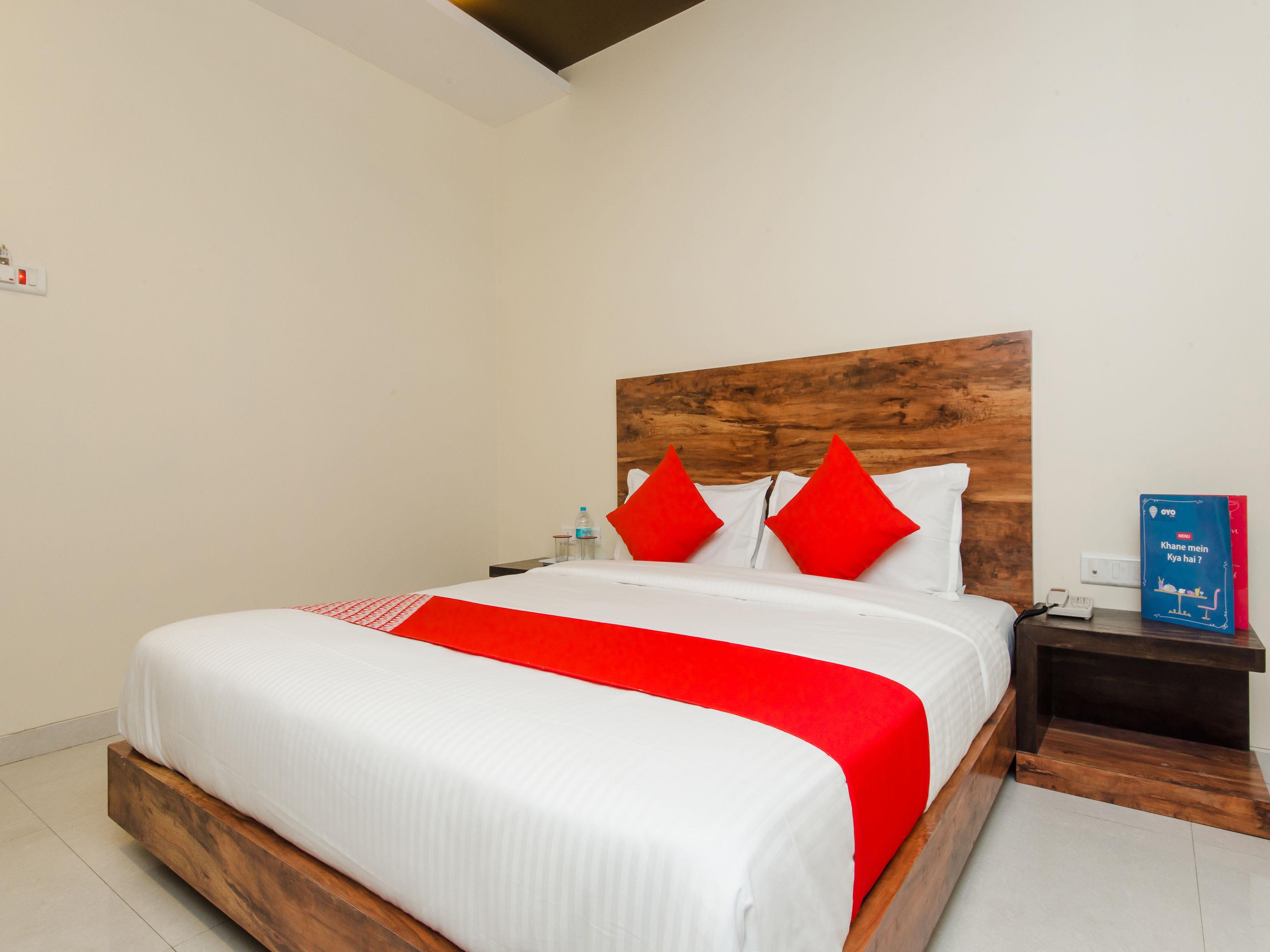 Hotel Sai Comforts Bapane Екстер'єр фото