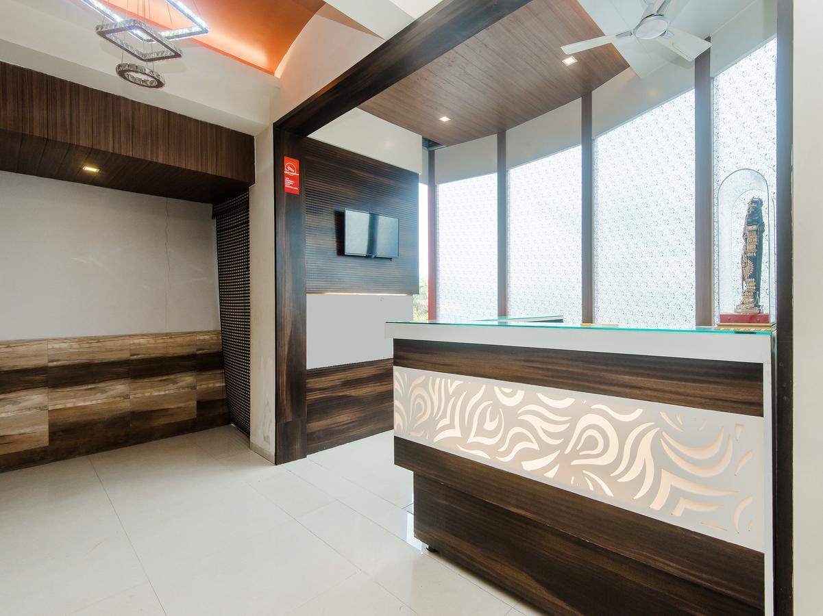 Hotel Sai Comforts Bapane Екстер'єр фото